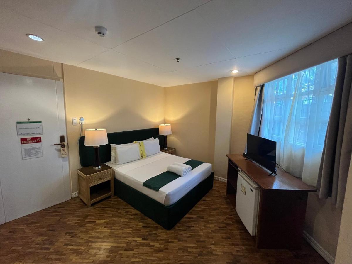 Coco Grande Hotel Dumaguete City Dış mekan fotoğraf